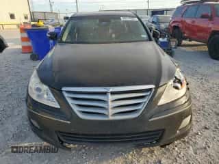 2009 Hyundai Genesis z VIN KMHGC46E19U020470, wystawiony jako Copart lot #68014994 z przebiegiem 181 643 mil mil oraz Szkoda całkowita • Salvage title. Historia ofert i sprzedaży dostępna na DreamBid. Obrazek 5.