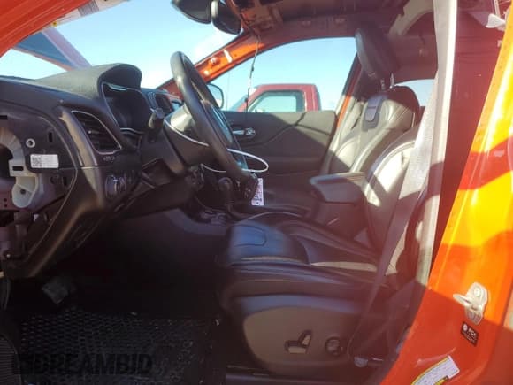 ✅ 2021 Jeep Cherokee Trailhawk • VIN: 1C4PJMBX2MD230988 • Lot: 85025304. Listed on Copart with 57,866 mi. Free auction sales archive from the USA and detailed vehicle history report at DreamBid. Image 7.