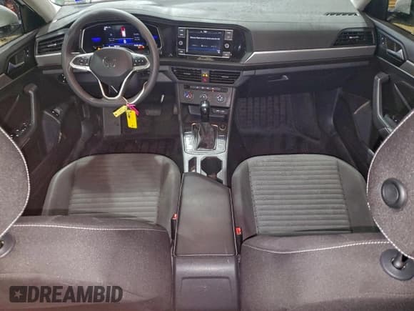 ✅ 2022 Volkswagen Jetta S • VIN: 3VWCM7BU4NM021526 • Lot: 94078015. Wystawiony na Copart z przebiegiem 39 116 mil. Bezpłatny archiwum sprzedaży aukcyjnych z USA i szczegółowy raport historii pojazdu na DreamBid. Zdjęcie 8.