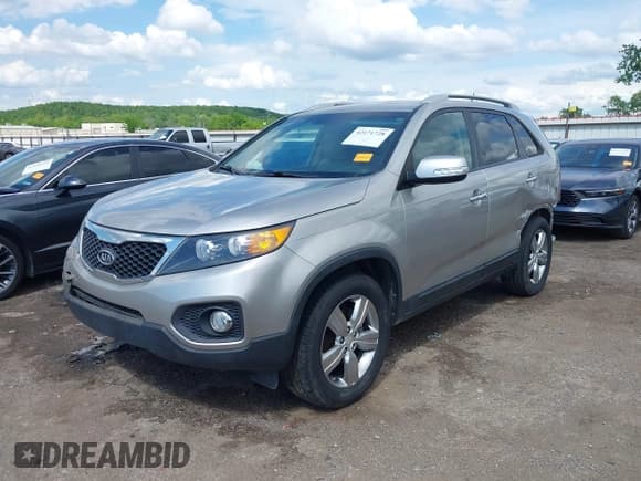 ✅ 2013 Kia Sorento EX • VIN: 5XYKU4A68DG362746 • Lot: 42171728. Listed on IAAI with 93,501 mi. Free auction sales archive from the USA and detailed vehicle history report at DreamBid. Image 19.