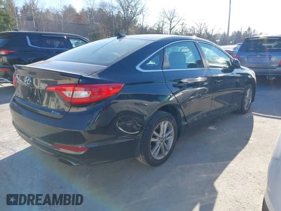 ✅ 2015 Hyundai Sonata SE • VIN: 5NPE24AF1FH155761 • Lot: 41350923. Wystawiony na IAAI z przebiegiem 144 065 mil mil. Skorzystaj z bezpłatnego archiwum sprzedaży aukcyjnych z USA i zobacz szczegółowy raport historii pojazdu na DreamBid. Zdjęcie 4.