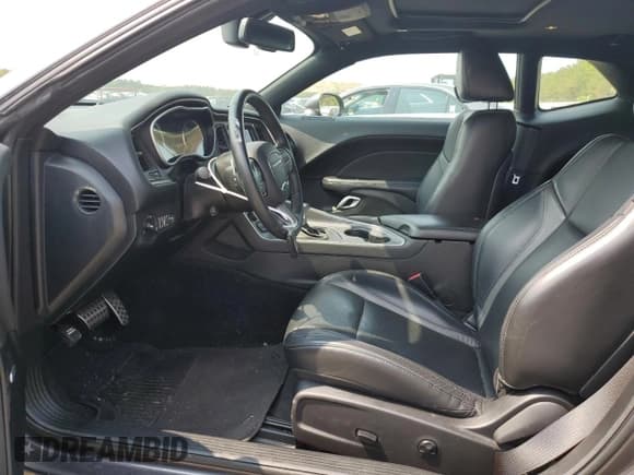 ✅ 2018 Dodge Challenger GT • VIN: 2C3CDZGG9JH155589 • Lot: 52983173. Wystawiony na Copart z przebiegiem 34 360 mil. Bezpłatny archiwum sprzedaży aukcyjnych z USA i szczegółowy raport historii pojazdu na DreamBid. Zdjęcie 7.