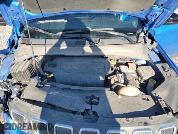 ✅ 2022 Jeep Compass Latitude Lux • VIN: 3C4NJDFB1NT195801 • Lot: 86676235. Wystawiony na Copart z przebiegiem 52 537 mil. Bezpłatny archiwum sprzedaży aukcyjnych z USA i szczegółowy raport historii pojazdu na DreamBid. Zdjęcie 12.