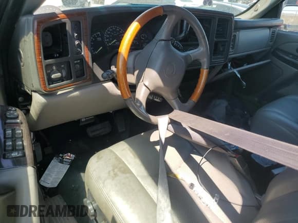 ✅ 2001 Chevrolet Silverado 2500HD • VIN: 1GCHK23161F128318 • Lot: 70668355. Wystawiony na Copart z przebiegiem Nie podano. Bezpłatny archiwum sprzedaży aukcyjnych z USA i szczegółowy raport historii pojazdu na DreamBid. Zdjęcie 8.