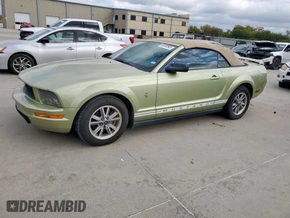 ✅ 2005 Ford Mustang Deluxe • VIN: 1ZVFT84N355203073 • Lot: 85392945. Listed on Copart with 189,860 mi. Free auction sales archive from the USA and detailed vehicle history report at DreamBid. Image 1.