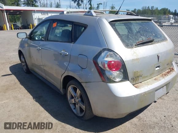 ✅ 2010 Pontiac Vibe • VIN: 5Y2SM6E09AZ405232 • Lot: 42372453. Wystawiony na IAAI z przebiegiem 209 925 mil. Bezpłatny archiwum sprzedaży aukcyjnych z USA i szczegółowy raport historii pojazdu na DreamBid. Zdjęcie 3.