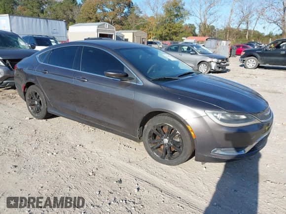 ✅ 2015 Chrysler 200 Limited • VIN: 1C3CCCABXFN646183 • Lot: 43697967. Wystawiony na IAAI z przebiegiem 194 895 mil. Bezpłatny archiwum sprzedaży aukcyjnych z USA i szczegółowy raport historii pojazdu na DreamBid. Zdjęcie 1.
