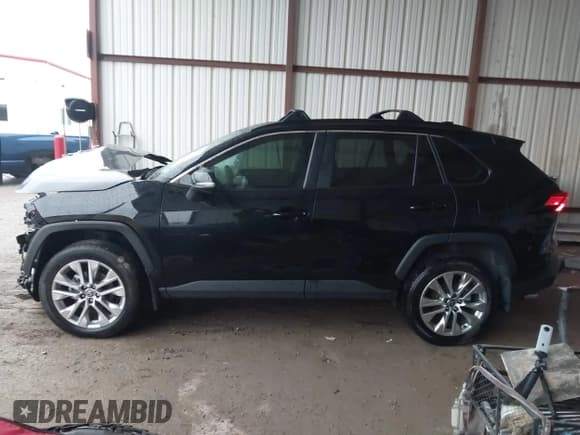 ✅ 2024 Toyota RAV4 XLE Premium • VIN: 2T3C1RFV8RW305725 • Lot: 42198443. Listed on IAAI with 6,811 mi. Free auction sales archive from the USA and detailed vehicle history report at DreamBid. Image 14.