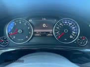 ✅ 2017 Volkswagen Touareg Wolfsburg Edition • VIN: WVGRF7BP0HD006194 • Lot: 66143485. Wystawiony na Copart z przebiegiem 129 861 mil. Bezpłatny archiwum sprzedaży aukcyjnych z USA i szczegółowy raport historii pojazdu na DreamBid. Zdjęcie 13.