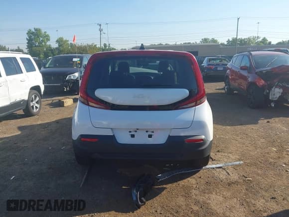 ✅ 2022 Kia Soul LX • VIN: KNDJ23AU3N7162799 • Lot: 43011011. Wystawiony na IAAI z przebiegiem 41 582 mil. Bezpłatny archiwum sprzedaży aukcyjnych z USA i szczegółowy raport historii pojazdu na DreamBid. Zdjęcie 17.