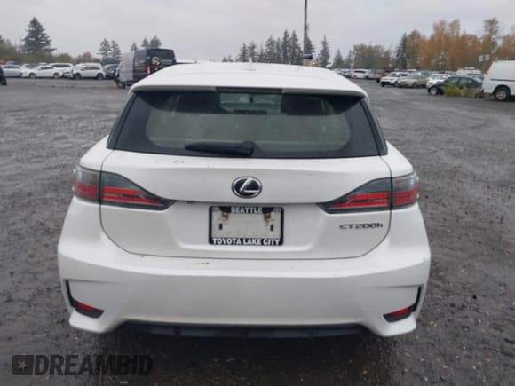 ✅ 2014 Lexus CT 200h • VIN: JTHKD5BH3E2178010 • Lot: 43611926. Listed on IAAI with 105,170 mi. Free auction sales archive from the USA and detailed vehicle history report at DreamBid. Image 16.