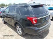 ✅ 2018 Ford Explorer • VIN: 1FM5K7B85JGB55613 • Lot: 42537143. Wystawiony na IAAI z przebiegiem 251 972 mil. Bezpłatny archiwum sprzedaży aukcyjnych z USA i szczegółowy raport historii pojazdu na DreamBid. Zdjęcie 3.