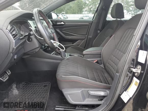 ✅ 2019 Volkswagen Jetta S • VIN: 3VW6T7BU0KM206975 • Lot: 81819595. Wystawiony na Copart z przebiegiem 48 943 mil. Bezpłatny archiwum sprzedaży aukcyjnych z USA i szczegółowy raport historii pojazdu na DreamBid. Zdjęcie 7.