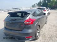 ✅ 2018 Ford Focus ST • VIN: 1FADP3L93JL325384 • Lot: 42572792. Wystawiony na IAAI z przebiegiem 118 000 mil. Bezpłatny archiwum sprzedaży aukcyjnych z USA i szczegółowy raport historii pojazdu na DreamBid. Zdjęcie 4.