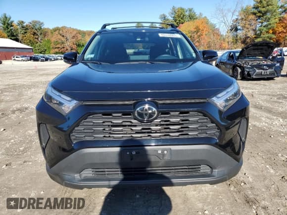 ✅ 2024 Toyota RAV4 XLE • VIN: 2T3P1RFV5RC412394 • Lot: 89448845. Wystawiony na Copart z przebiegiem 47 596 mil. Bezpłatny archiwum sprzedaży aukcyjnych z USA i szczegółowy raport historii pojazdu na DreamBid. Zdjęcie 5.