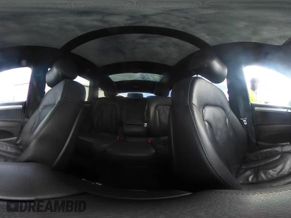 ✅ 2015 Audi Q7 S line Prestige • VIN: WA1DGAFE7FD026208 • Lot: 42640123. Wystawiony na IAAI z przebiegiem 162 136 mil. Bezpłatny archiwum sprzedaży aukcyjnych z USA i szczegółowy raport historii pojazdu na DreamBid. Zdjęcie 19.