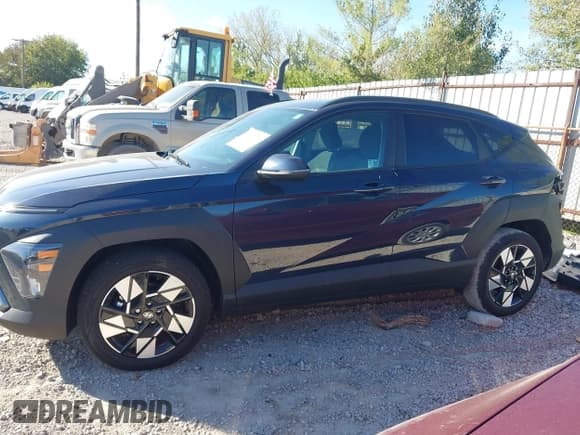✅ 2025 Hyundai Kona SEL • VIN: KM8HB3AB3SU261869 • Lot: 43357177. Wystawiony na IAAI z przebiegiem 7 894 mil. Bezpłatny archiwum sprzedaży aukcyjnych z USA i szczegółowy raport historii pojazdu na DreamBid. Zdjęcie 15.