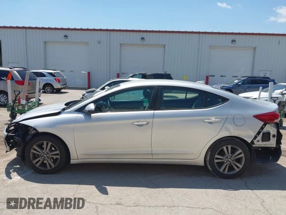 ✅ 2017 Hyundai Elantra Value Edition • VIN: 5NPD84LFXHH117309 • Lot: 42345064. Listed on IAAI with 144,901 mi. Free auction sales archive from the USA and detailed vehicle history report at DreamBid. Image 15.