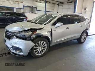 ✅ 2021 Buick Enclave Premium • VIN: 5GAEVBKW9MJ230531 • Lot: 68531775. Wystawiony na Copart z przebiegiem 80 821 mil. Bezpłatny archiwum sprzedaży aukcyjnych z USA i szczegółowy raport historii pojazdu na DreamBid. Zdjęcie 1.