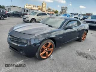 2012 Chevrolet Camaro 2LT z VIN 2G1FC1E35C9180167, wystawiony jako Copart lot #69611415 z przebiegiem Nie podano mil oraz Szkoda całkowita • Salvage title. Historia ofert i sprzedaży dostępna na DreamBid. Obrazek 1.