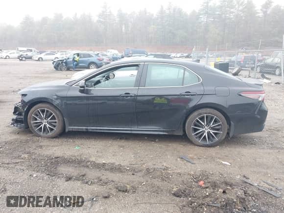 2022 Toyota Camry SE with VIN 4T1G11BK1NU072711, listed as a IAAI auction lot 42173404 with 26,504 mi miles and . Bid and sale history available at DreamBid. Image 15.