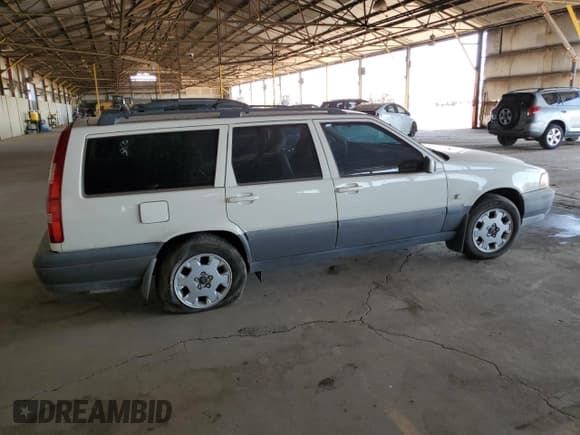 ✅ 2000 Volvo V70 • VIN: YV1LZ56D1Y2655112 • Lot: 60082325. Wystawiony na Copart z przebiegiem Nie podano. Bezpłatny archiwum sprzedaży aukcyjnych z USA i szczegółowy raport historii pojazdu na DreamBid. Zdjęcie 3.