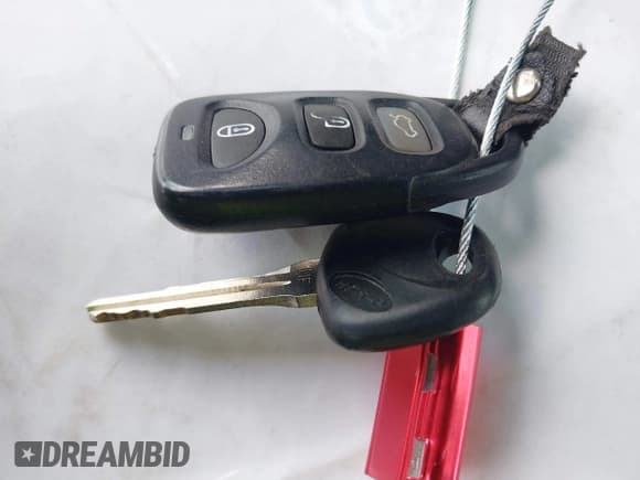 ✅ 2016 Hyundai Elantra SE • VIN: 5NPDH4AE0GH710010 • Lot: 41806023. Listed on IAAI with 117,697 mi. Free auction sales archive from the USA and detailed vehicle history report at DreamBid. Image 11.