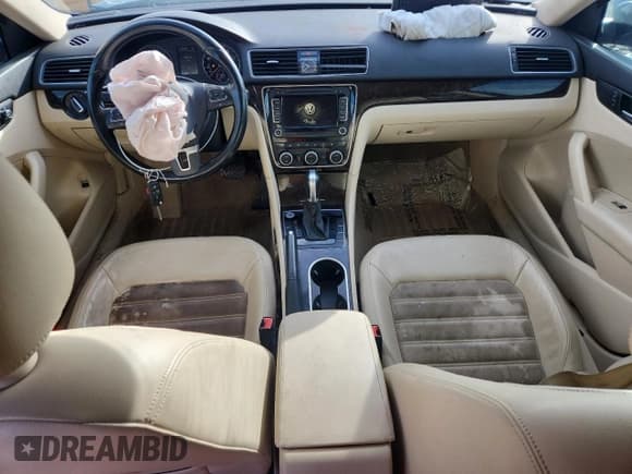 ✅ 2015 Volkswagen Passat SEL Premium • VIN: 1VWCV7A36FC069957 • Lot: 82357895. Listed on Copart with 138,813 mi. Free auction sales archive from the USA and detailed vehicle history report at DreamBid. Image 8.