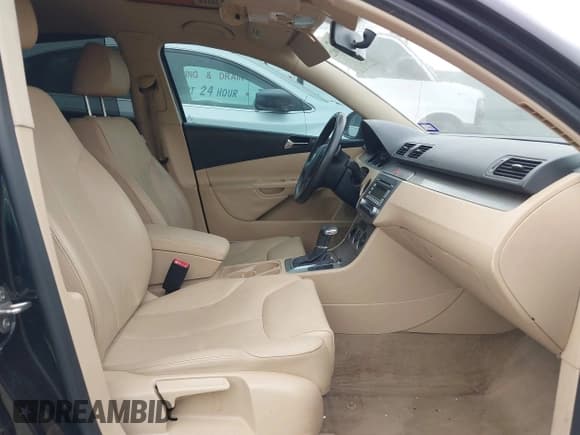 ✅ 2008 Volkswagen Passat Komfort • VIN: WVWAK73C58P086549 • Лот: 43708822. Опубликован ранее на IAAI с пробегом 123 378 миль. Бесплатный доступ к архиву аукционных продаж из США и подробный отчёт об истории автомобиля на DreamBid. Изображение 5.