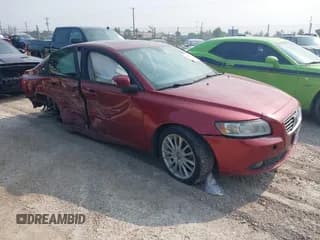 ✅ 2011 Volvo S40 • VIN: YV1672MS6B2533288 • Lot: 42859764. Wystawiony na IAAI z przebiegiem 129 641 mil. Bezpłatny archiwum sprzedaży aukcyjnych z USA i szczegółowy raport historii pojazdu na DreamBid. Zdjęcie 1.