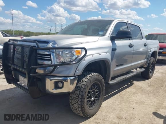 ✅ 2016 Toyota Tundra SR5 • VIN: 5TFDW5F14GX579721 • Lot: 42968948. Listed on IAAI with 156,719 mi. Free auction sales archive from the USA and detailed vehicle history report at DreamBid. Image 2.