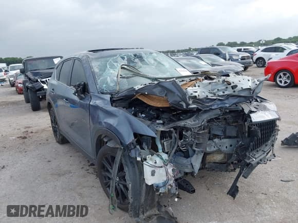 ✅ 2021 Mazda CX-5 Carbon Edition • VIN: JM3KFBCY5M0381443 • Лот: 42525969. Опубликован ранее на IAAI с пробегом Не указан. Бесплатный доступ к архиву аукционных продаж из США и подробный отчёт об истории автомобиля на DreamBid. Изображение 1.