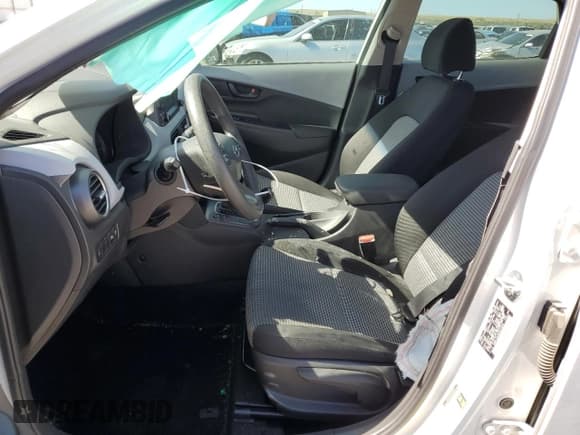 ✅ 2019 Hyundai Kona SE • VIN: KM8K12AA4KU312970 • Лот: 69969393. Опубликован ранее на Copart с пробегом 48 967 миль. Бесплатный доступ к архиву аукционных продаж из США и подробный отчёт об истории автомобиля на DreamBid. Изображение 7.