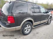 ✅ 2005 Ford Explorer Eddie Bauer • VIN: 1FMDU74K95UA83742 • Lot: 42061489. Wystawiony na IAAI z przebiegiem Nie podano. Bezpłatny archiwum sprzedaży aukcyjnych z USA i szczegółowy raport historii pojazdu na DreamBid. Zdjęcie 4.