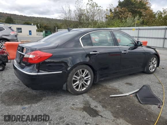 2013 Hyundai Genesis 3.8L with VIN KMHGC4DD4DU232766, listed as a Copart auction lot 82546665 with 156,839 mi miles and Salvage title. Bid and sale history available at DreamBid. Image 3.