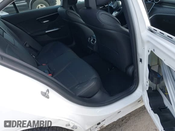 ✅ 2023 Mercedes-Benz C 300 • VIN: W1KAF4HB6PR136757 • Lot: 42515623. Wystawiony na IAAI z przebiegiem 10 429 mil. Bezpłatny archiwum sprzedaży aukcyjnych z USA i szczegółowy raport historii pojazdu na DreamBid. Zdjęcie 8.