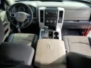 ✅ 2010 Dodge 1500 SLT • VIN: 1D7RB1CT1AS196555 • Lot: 47580305. Wystawiony na Copart z przebiegiem 201 771 mil. Bezpłatny archiwum sprzedaży aukcyjnych z USA i szczegółowy raport historii pojazdu na DreamBid. Zdjęcie 8.