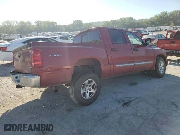 2008 Dodge Dakota Laramie z VIN 1D7HW58N28S633412, wystawiony jako Copart lot #73052994 z przebiegiem 205 950 mil mil oraz Szkoda całkowita • Salvage title. Historia ofert i sprzedaży dostępna na DreamBid. Obrazek 3.