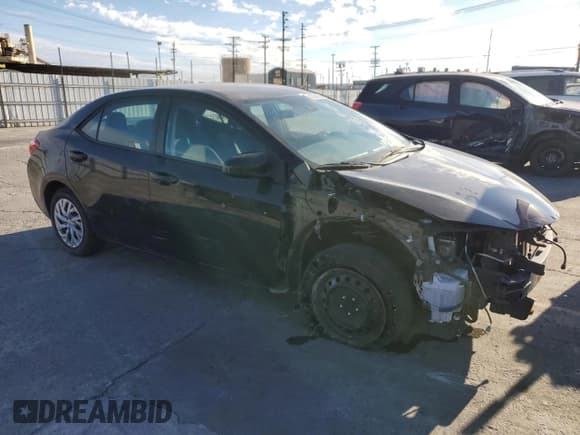 ✅ 2017 Toyota Corolla L • VIN: 5YFBURHE7HP605832 • Лот: 82451825. Опубликован ранее на Copart с пробегом 98 561 миль. Бесплатный доступ к архиву аукционных продаж из США и подробный отчёт об истории автомобиля на DreamBid. Изображение 4.