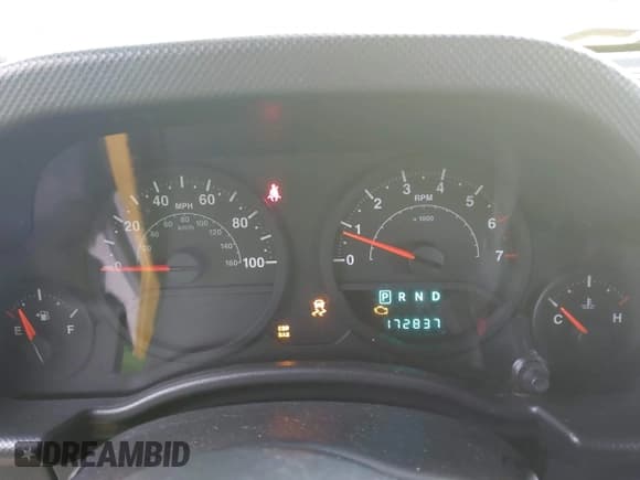 ✅ 2008 Jeep Wrangler Unlimited X • VIN: 1J4GA39188L645430 • Lot: 41931639. Wystawiony na IAAI z przebiegiem 172 837 mil. Bezpłatny archiwum sprzedaży aukcyjnych z USA i szczegółowy raport historii pojazdu na DreamBid. Zdjęcie 7.