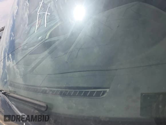 ✅ 2015 Ford F-150 XLT • VIN: 1FTEW1EF9FKD06621 • Lot: 42413443. Listed on IAAI with 180,401 mi. Free auction sales archive from the USA and detailed vehicle history report at DreamBid. Image 1.