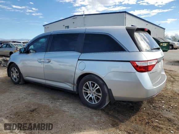 ✅ 2013 Honda Odyssey EX • VIN: 5FNRL5H42DB067483 • Lot: 84223245. Listed on Copart with 181,840 mi. Free auction sales archive from the USA and detailed vehicle history report at DreamBid. Image 2.