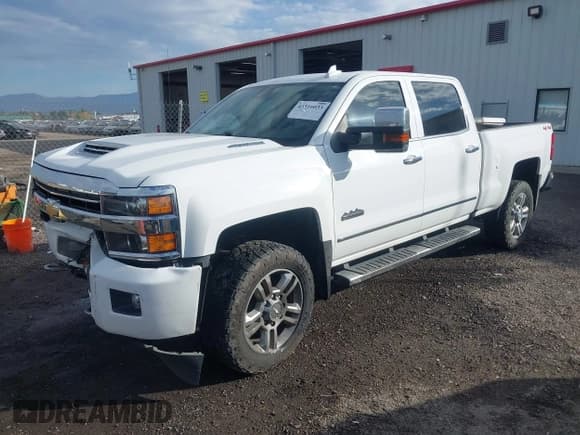 ✅ 2019 Chevrolet Silverado 2500HD High Country • VIN: 1GC1KUEY5KF212610 • Lot: 43516033. Wystawiony na IAAI z przebiegiem 170 238 mil. Bezpłatny archiwum sprzedaży aukcyjnych z USA i szczegółowy raport historii pojazdu na DreamBid. Zdjęcie 19.