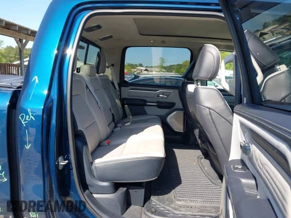 2023 Ram 1500 Limited с VIN 1C6SRFHT3PN635007, выставлен на аукционе IAAI как лот 42019635 с пробегом 27 829 миль миль и . История ставок и продаж доступна на DreamBid. Изображение 8.