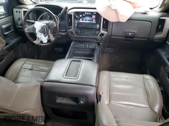 ✅ 2015 GMC Sierra 2500HD Denali • VIN: 1GT120E87FF517153 • Lot: 82047815. Wystawiony na Copart z przebiegiem 220 524 mil. Bezpłatny archiwum sprzedaży aukcyjnych z USA i szczegółowy raport historii pojazdu na DreamBid. Zdjęcie 8.