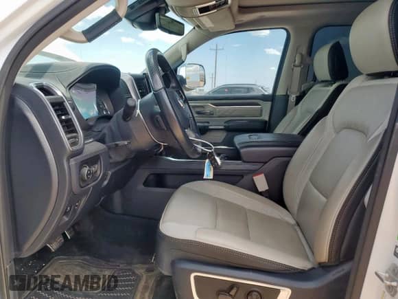 2022 Ram 1500 Limited z VIN 1C6SRFHT6NN132505, wystawiony jako Copart lot #65553465 z przebiegiem 46 926 mil mil oraz Szkoda całkowita • Salvage title. Historia ofert i sprzedaży dostępna na DreamBid. Obrazek 7.