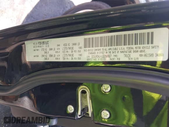 ✅ 2018 Ram 2500 Laramie • VIN: 3C6UR5NL4JG290867 • Lot: 42752033. Wystawiony na IAAI z przebiegiem 121 741 mil. Bezpłatny archiwum sprzedaży aukcyjnych z USA i szczegółowy raport historii pojazdu na DreamBid. Zdjęcie 9.