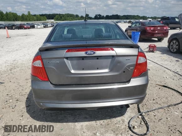 ✅ 2010 Ford Fusion SE • VIN: 3FAHP0HA6AR388810 • Lot: 69731875. Wystawiony na Copart z przebiegiem 185 804 mil. Bezpłatny archiwum sprzedaży aukcyjnych z USA i szczegółowy raport historii pojazdu na DreamBid. Zdjęcie 6.