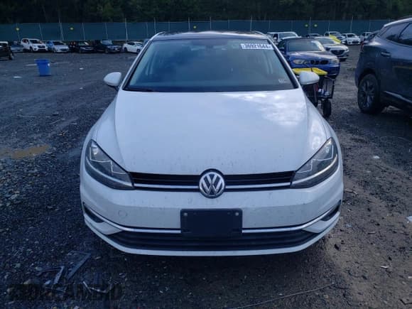 ✅ 2021 Volkswagen Golf TSI • VIN: 3VWG57AU3MM015280 • Lot: 36921644. Wystawiony na Copart z przebiegiem 25 880 mil. Bezpłatny archiwum sprzedaży aukcyjnych z USA i szczegółowy raport historii pojazdu na DreamBid. Zdjęcie 5.
