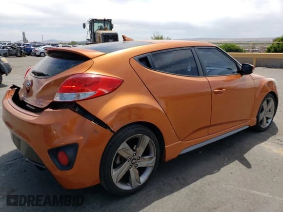 ✅ 2015 Hyundai Veloster Turbo • VIN: KMHTC6AE5FU240112 • Lot: 54436233. Wystawiony na Copart z przebiegiem 69 794 mil. Bezpłatny archiwum sprzedaży aukcyjnych z USA i szczegółowy raport historii pojazdu na DreamBid. Zdjęcie 3.